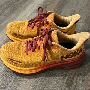 Hoka One One Clifton 9 (Women’s 7.5B)